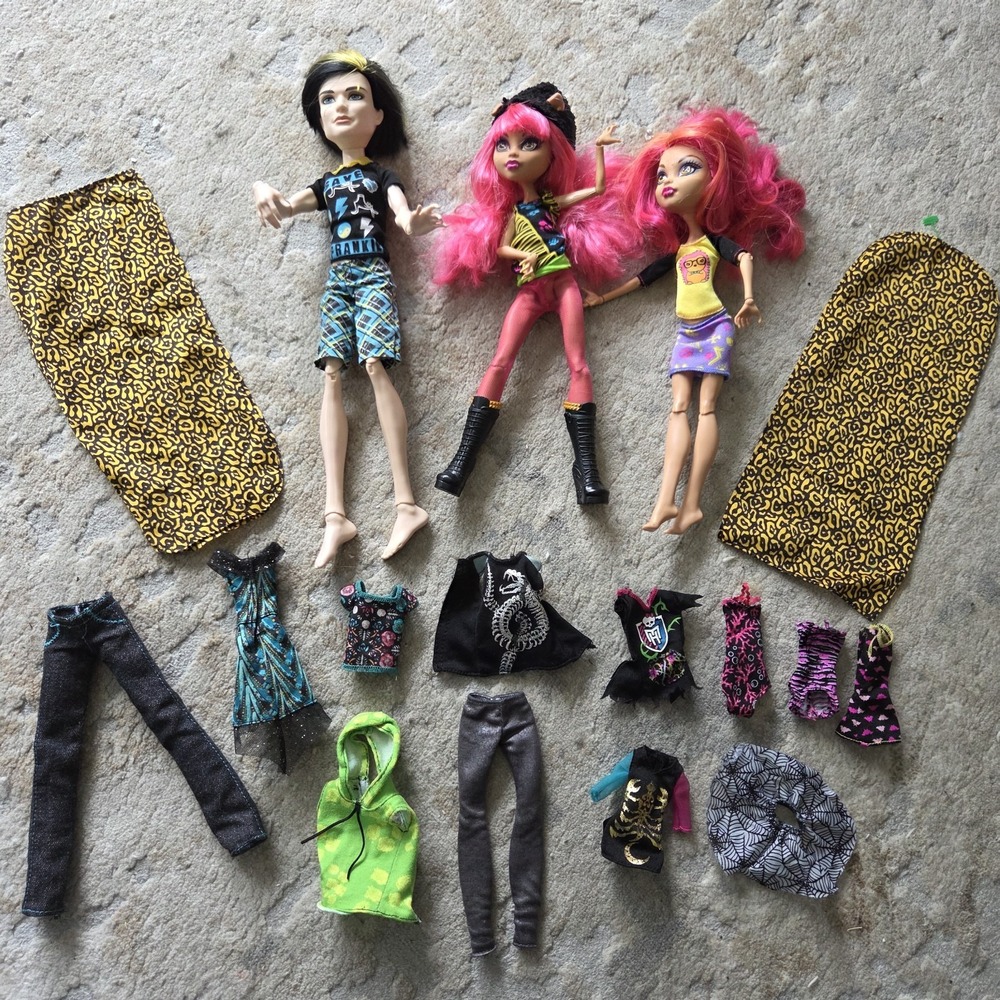 Monster High Dolls Lot 3 Clothes Bunk Bed Sheets Howleen Wolf Jackson Jekyl
